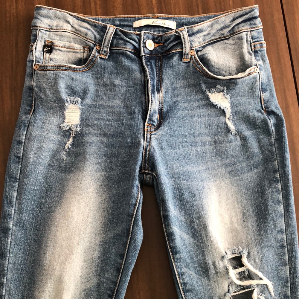 Kancan High/mid rise heavily distressed jean!